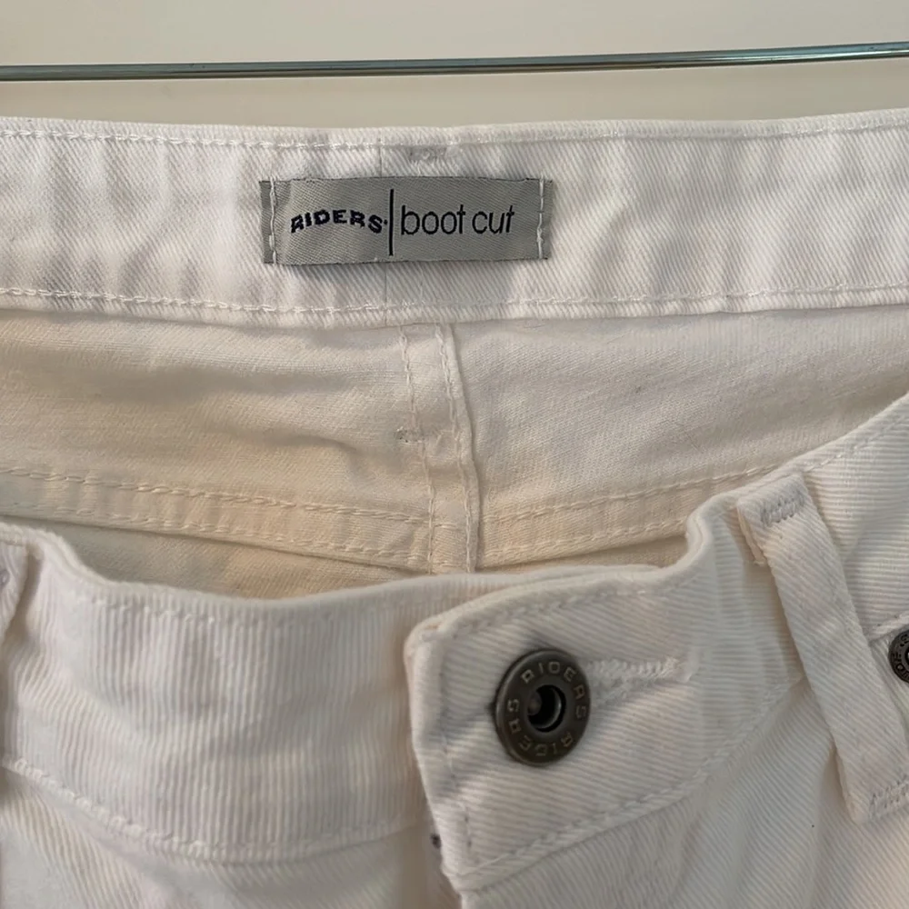 Riders Boot Cut Size 12M White Jeans - Perfect Condition!!!! - Picture 2 of 5